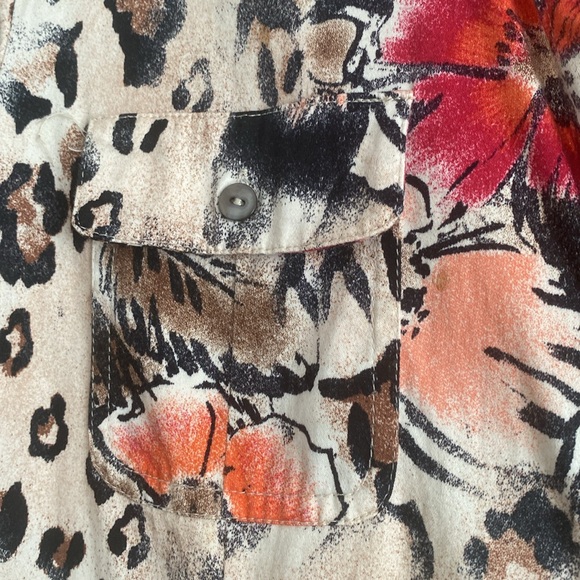 Colorful short-sleeved shirt blouse size XL - Picture 5 of 7